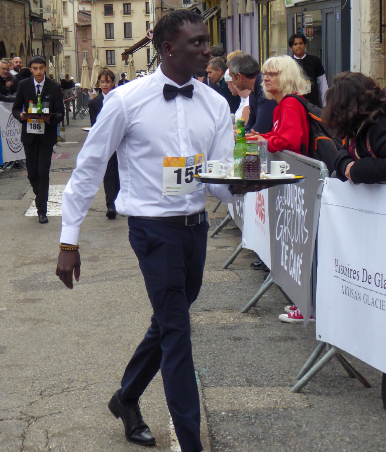 Sekou lors de la course des garçons de café
